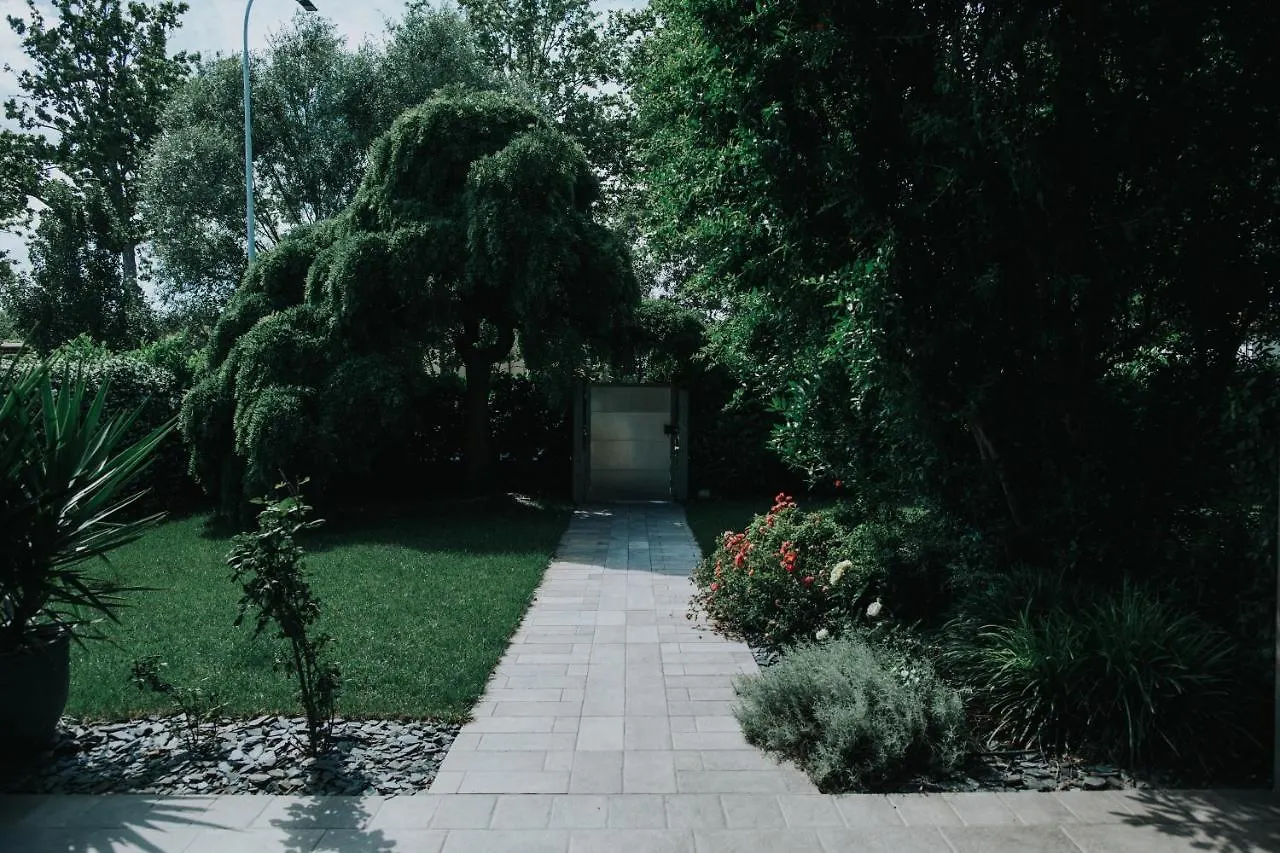 Knit B&B San Matteo della Decima Bed & Breakfast
